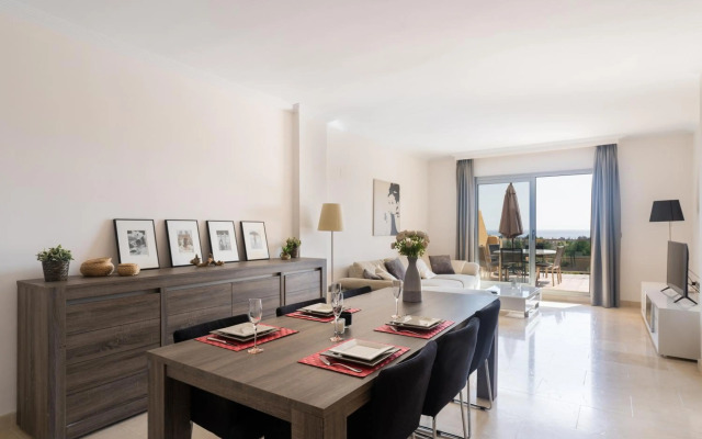 Apartment in Estepona with sea view