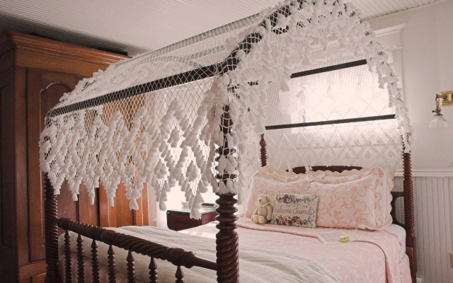 White Lace Inn