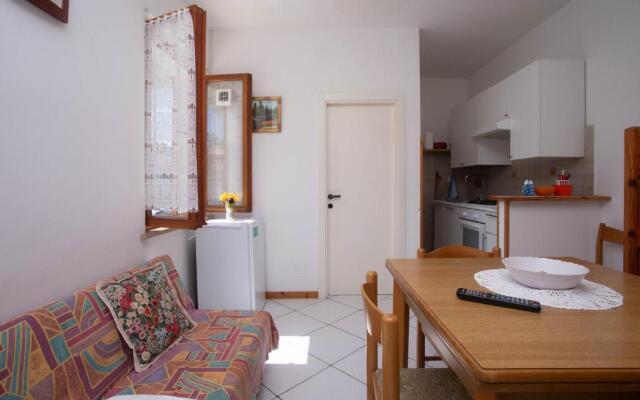 M212 - Marcelli, Ampio Bilocale Con Terrazzo