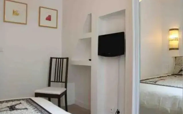 Montmartre Apartments Valadon