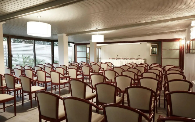 Rouge Hotel International