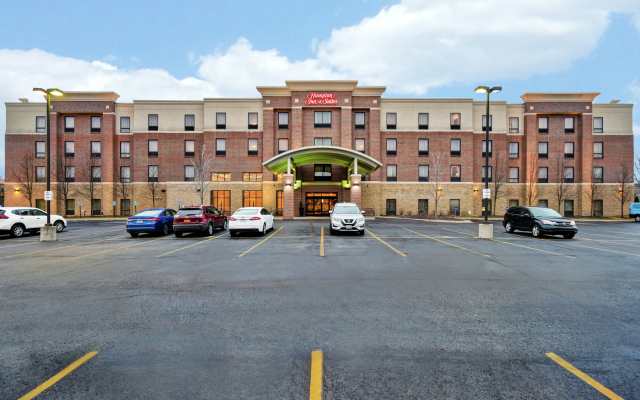 Hampton Inn & Suites Detroit-Canton