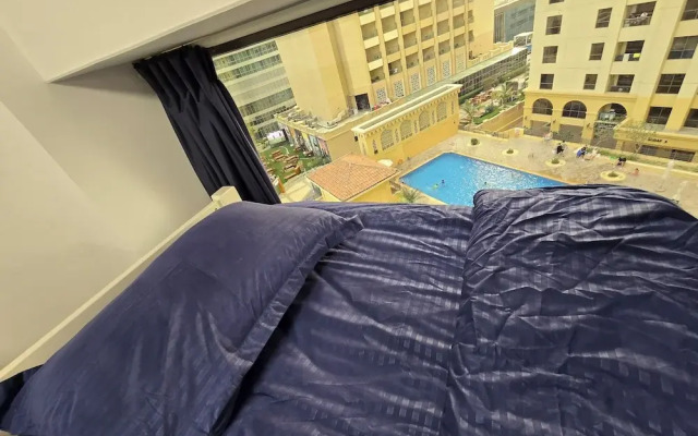 Urban Panda Hostel JBR Dubai