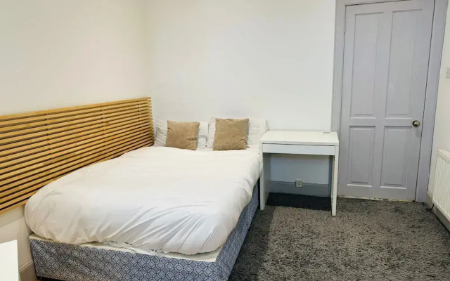 Cozy Edinburgh Apartment Escape