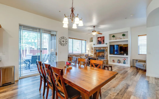 Spacious Flagstaff Townhome: 3 Mi to Downtown!