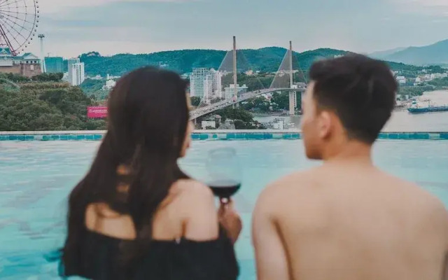 Ramada Hotel & Suites By Wyndham Halong Bay View