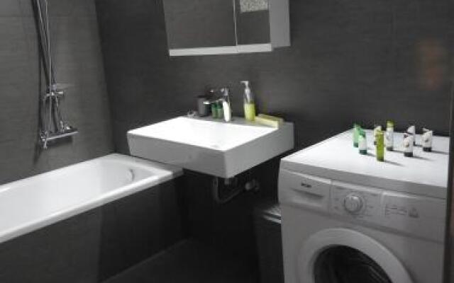 Theania Luxury Apartment