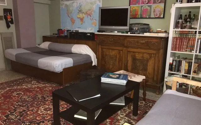 500mbps Wifi Studio 1min From Attiki Metro Station