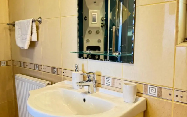 FLH - MIRA Apartments