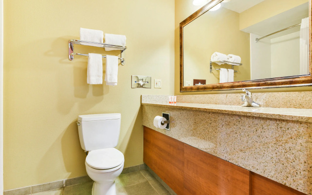 OYO Townhouse Oklahoma City Airport