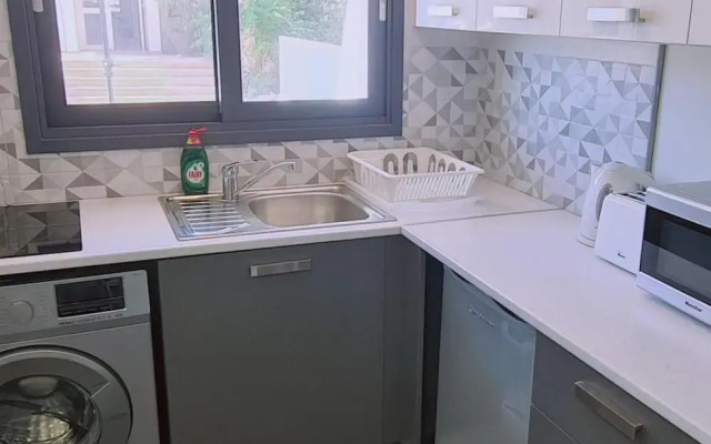 14 AN - 114 Nissi Twins Apartment