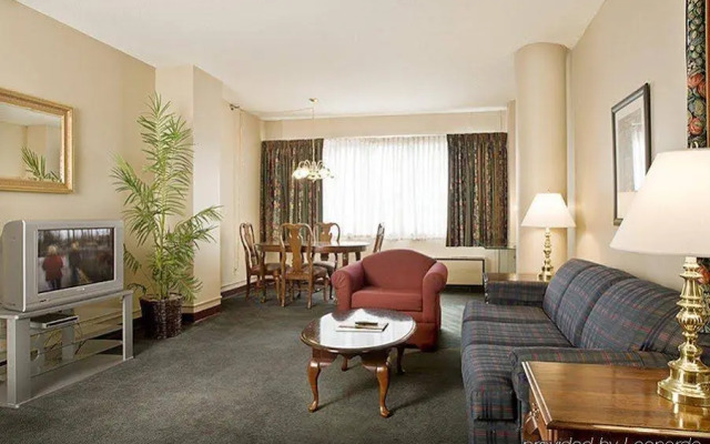 Garfield Suites Hotel