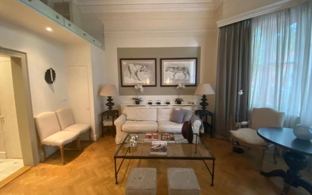1 Bedroom Duplex Apartment in Pont Street