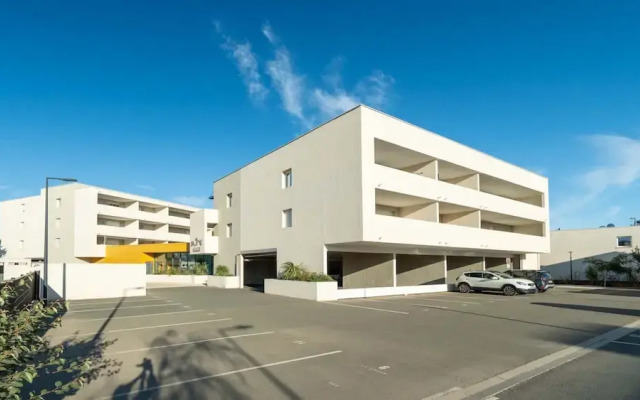 Seaside Stay for Two Guests