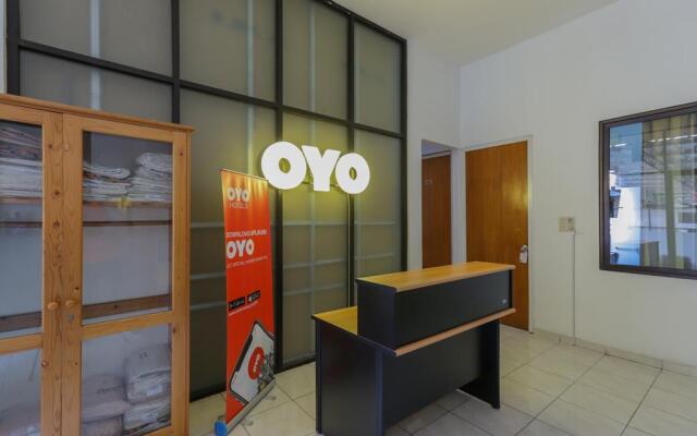 Super OYO 866 Idola Residence