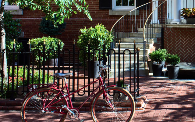 Morrison House Old Town Alexandria, Autograph Collection