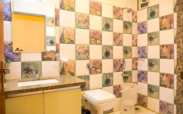 Hotel Shri Radha Nikunj Vrindavan Opposite Prem Mandir