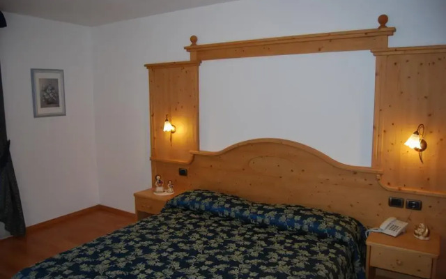 Arnica Hotel Garni a Molveno