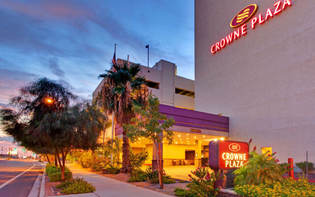 Crowne Plaza Phoenix Airport - PHX