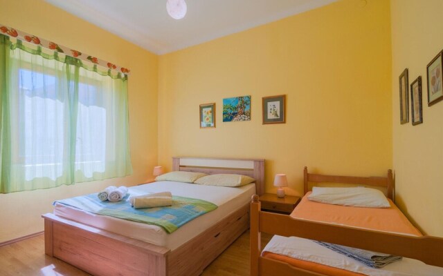 Beautiful Home in Dugi Rat With 3 Bedrooms, Wifi and Outdoor Swimming Pool