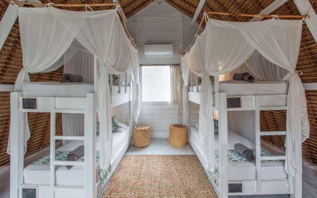 The Green Room Seminyak - Hostel