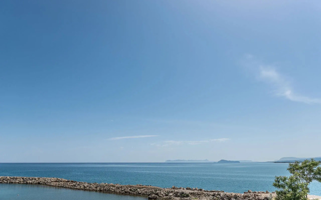 Avra Apartments Kolymbari Harbour