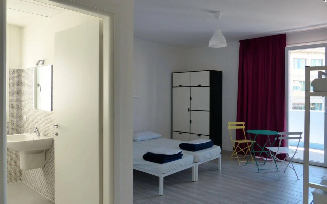 Meet Gardalake Hostel
