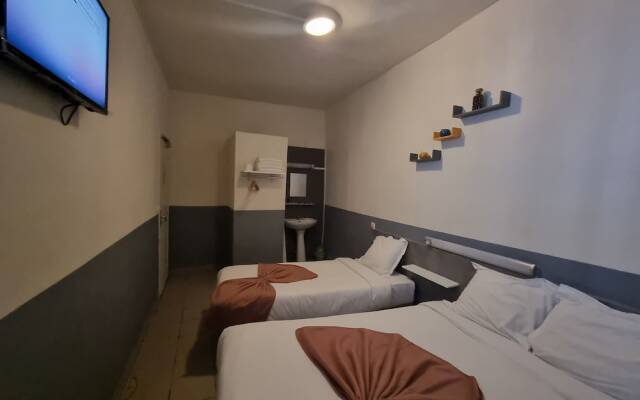 Aboukir Hotel