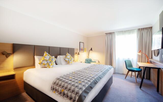 Holiday Inn Reading South M4 Jct11 by IHG