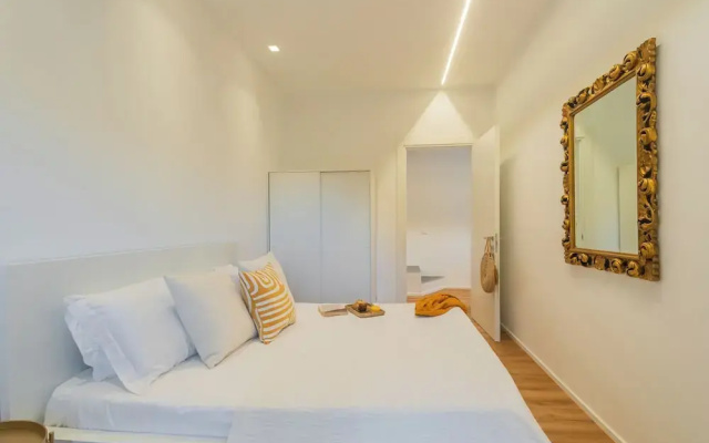 Villa Regina Retreat With Pool & Lake View