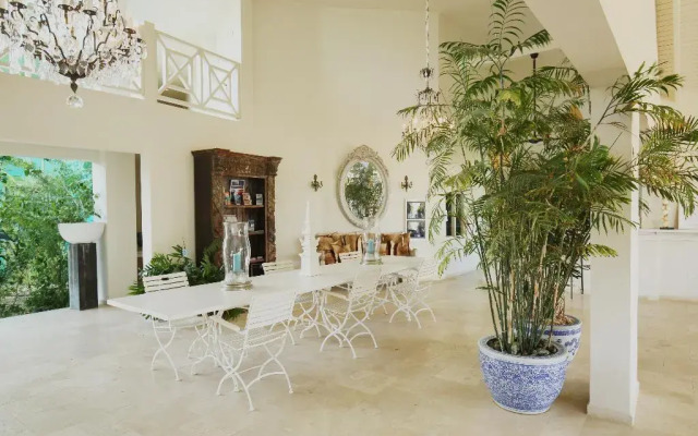 Ocean Breeze Boutique Hotel & Marina