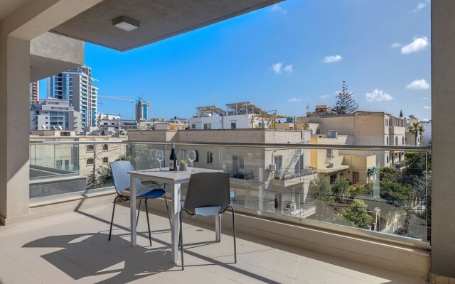 Modern 1BR Apartment in Central St Julian's