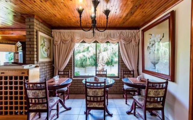 Palm Lodge