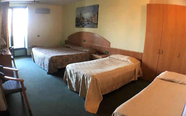 Ascot Lodging