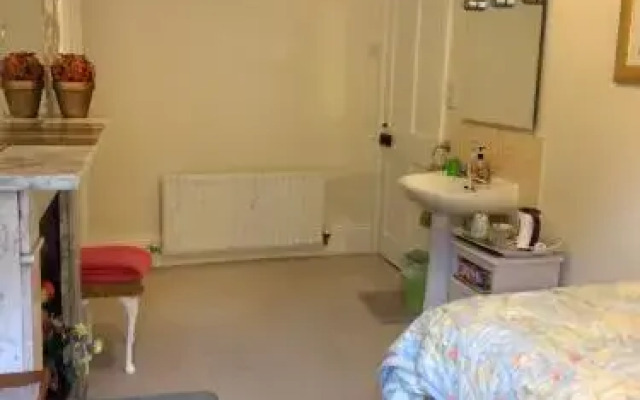 Riverside Guest House