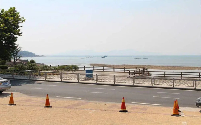 Qingdao Dream Ship Hotel