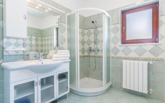 Beautiful Home in Buje With Wifi and 4 Bedrooms