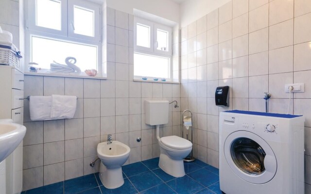Beautiful Home in Zaton Mali With Wifi and 3 Bedrooms