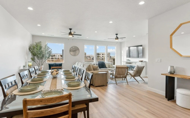 Oasis Retreat 5 Bedroom Townhouse