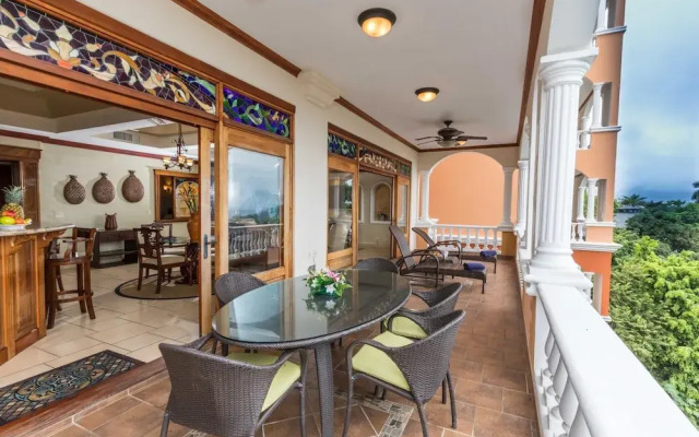 Luxury Ocean View Condo - Ultimate Convenience
