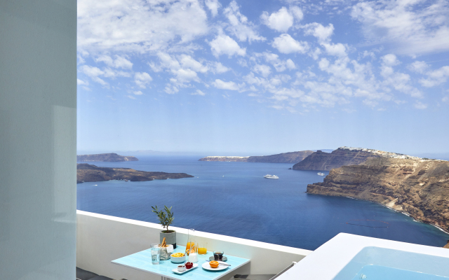 Alti Santorini Suites