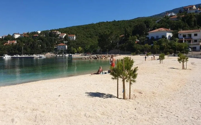 Ani - 10 M From the sea - SA2 Žuti