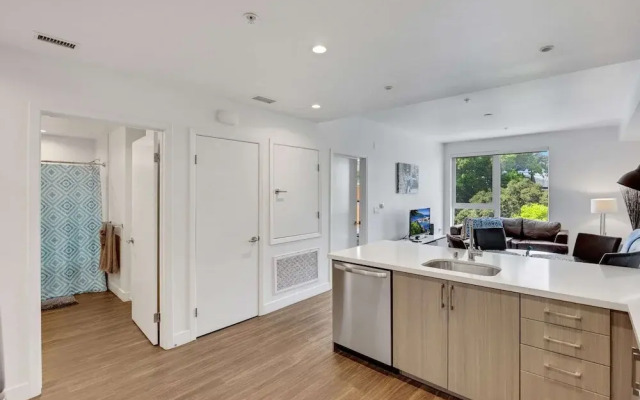 Stylish 1BR Family Apartment by Dtla