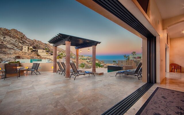 Amazing 9 Bedroom Pacific Views W/house Staff at Villa Descanso