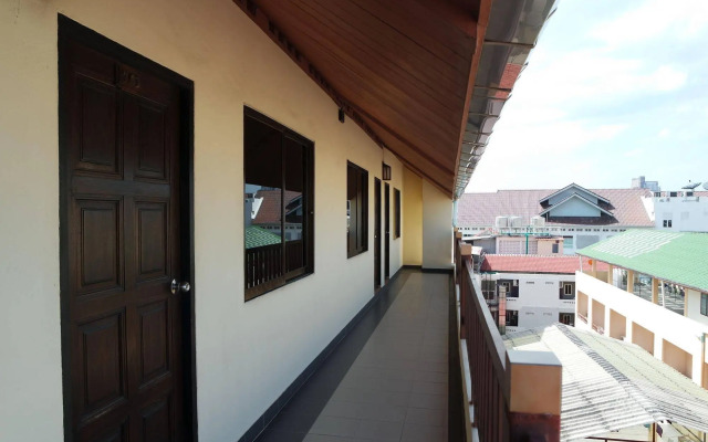 New Nikom Court