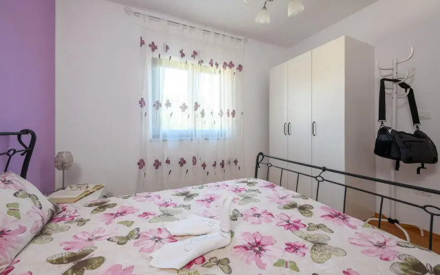 Amazing Home in Dobrani With Wifi and 2 Bedrooms