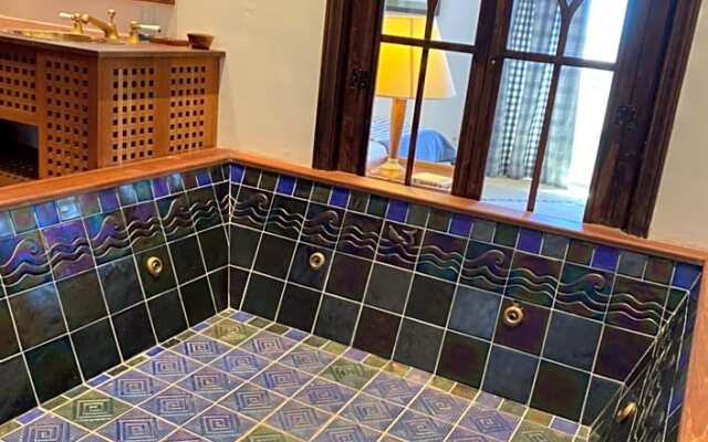 Riviera Dreams of Life