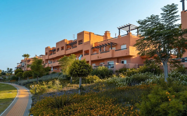 Beautiful 2-bed Apartment in Casares Costa