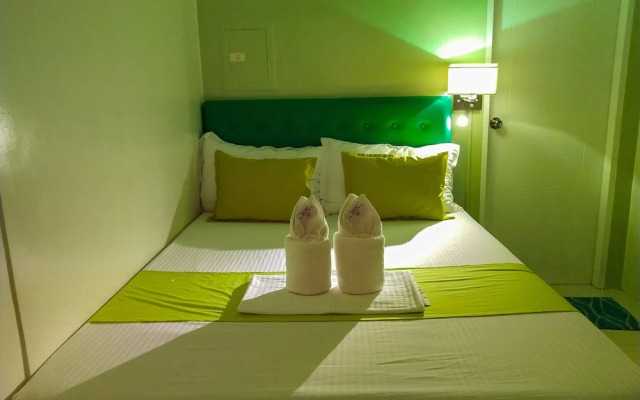 Laule'a Hostel