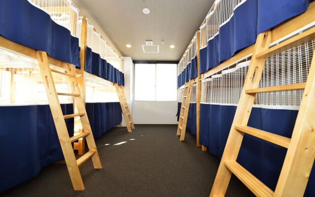 Very Hostel Namba